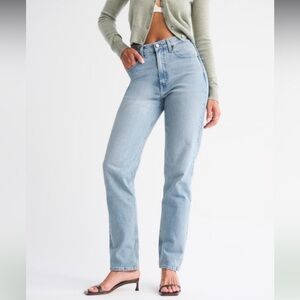 Abercrombie & Fitch Curve Love Ultra High Rise 90s Straight Jean